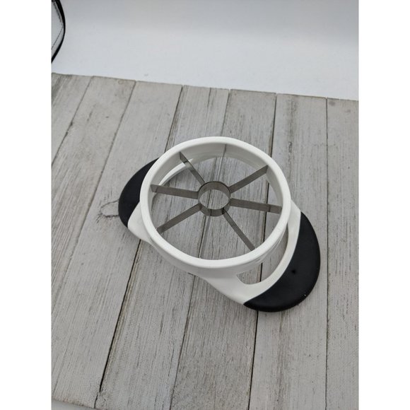 OXO Good Grips Apple Slicer Corer Divider White With Handles - Picture 3 of 4